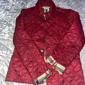 Burberry quilted jacket in red / burgundy